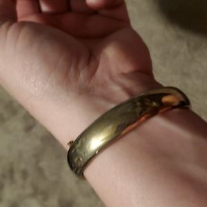 Vintage monet bangle with inside clasp